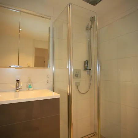 Uberlingen: Ganz Nah Am See! Schone 2,5 Ferienwohnung! *
