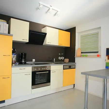 Uberlingen: Ganz Nah Am See! Schone 2,5 Ferienwohnung! *