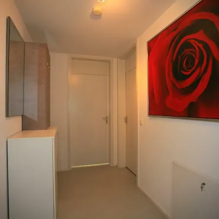 Uberlingen: Ganz Nah Am See! Schone 2,5 Ferienwohnung!